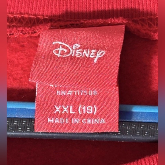 *SOLD* Disney Womens 2XL Sweatshirt XXL Red Mickey Mouse Santa Christmas - Picture 4 of 7